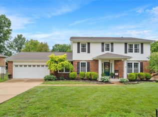 412 Glan Tai Dr, Ballwin, MO