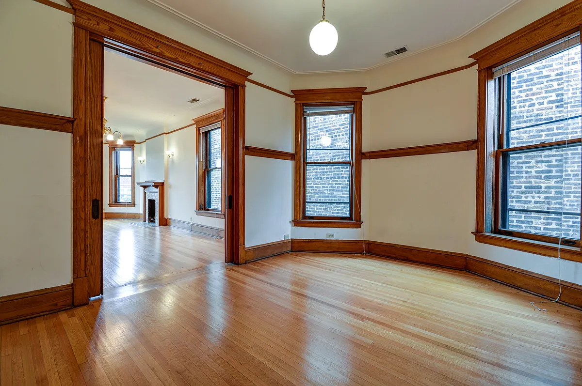 Building Photo - 925 W Newport Ave #3