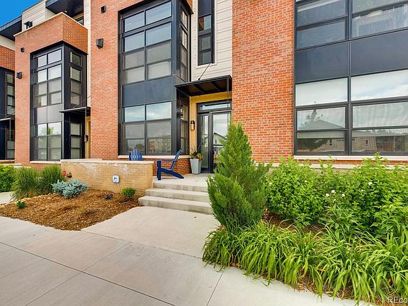 2nd image of 6829 E Lowry Blvd Unit L