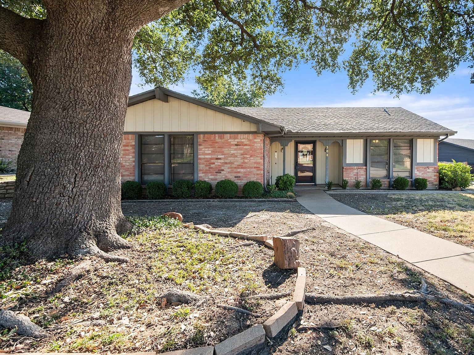 308 Rhineland Rd, Benbrook, TX 76126 | Zillow
