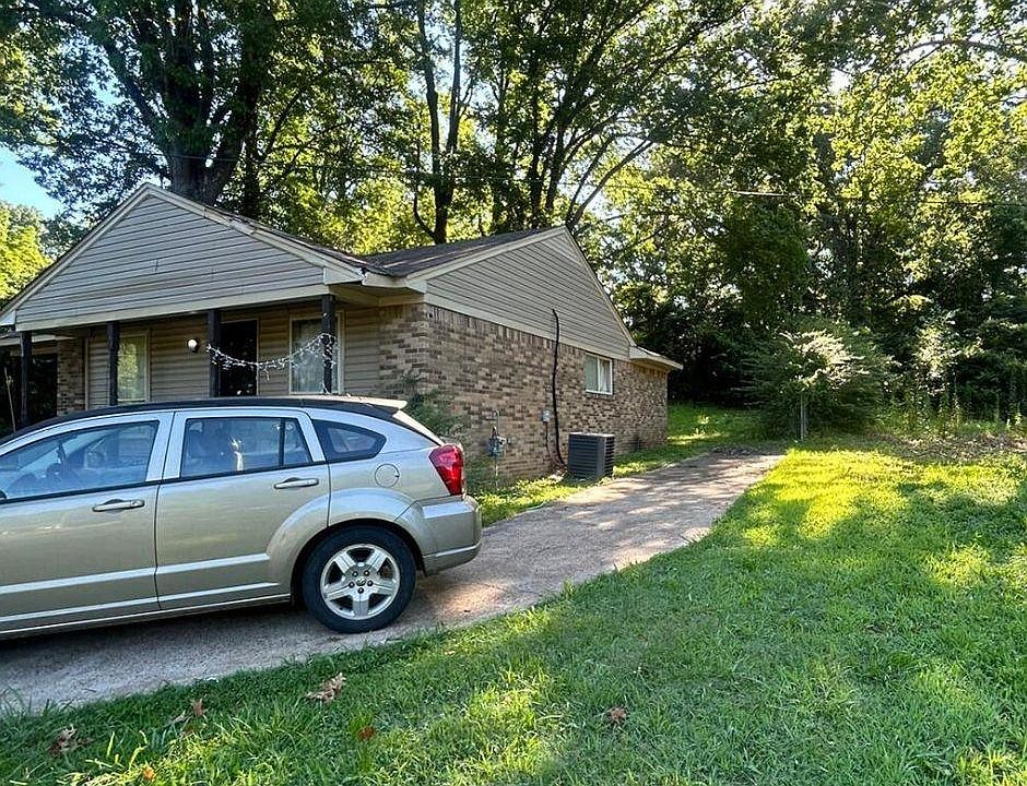 2nd image of 3814 Overton Crossing St
