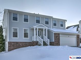 16207 Rolling Ridge Rd, Omaha, NE 68135