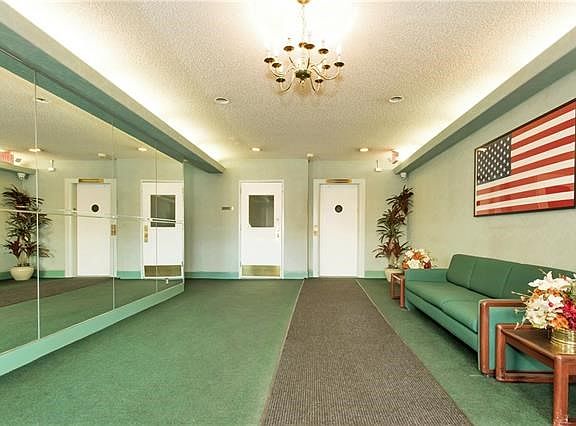 3rd image of 1 Oakridge Pl APT 3A