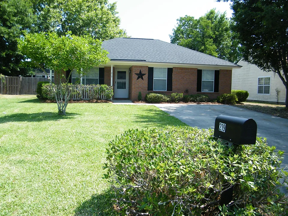 219 Redan Dr