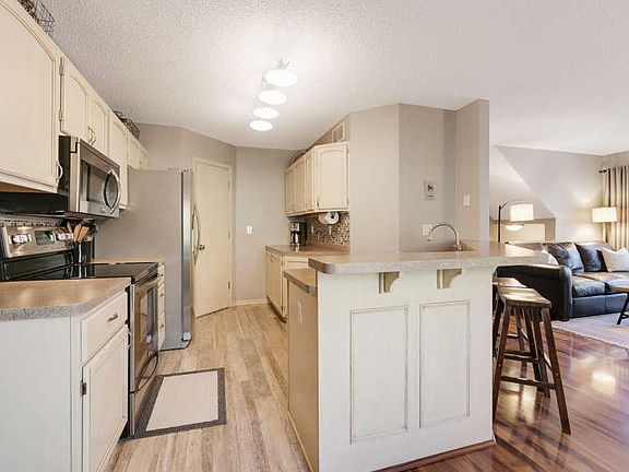 4th image of 330 Gironde Ct