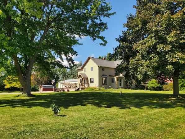 5001 N McCarthy Rd, Appleton, WI 54913