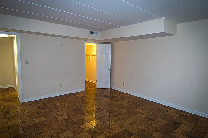 Ashley Apartments — Photo 51