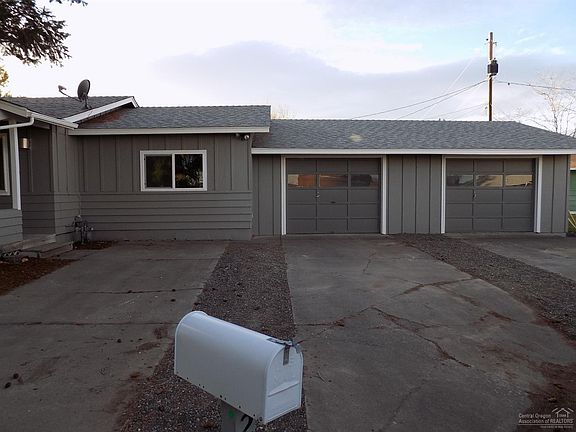 2nd image of 2823 SE Slayton Ct