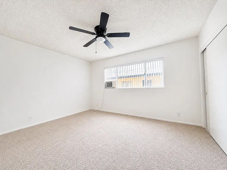 153 S Hayworth Ave #202 — Photo 9