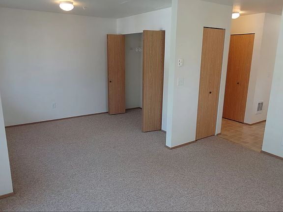 3rd image of 501 Voltaire Ct APT 101