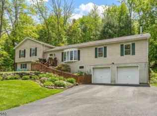 9 River View Dr, Hardwick Twp., NJ 07825