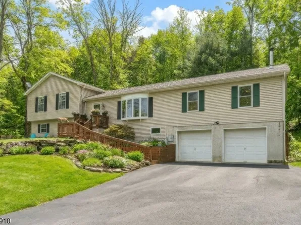 9 River View Dr, Hardwick Twp., NJ 07825