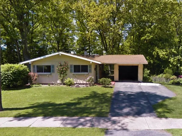 1931 Fairwood Ln, State College, PA 16803