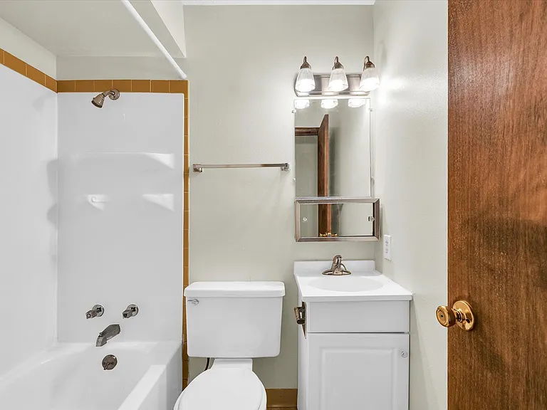 712 Arcadia Dr — Photo 11