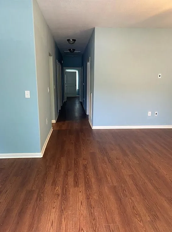 3 bed, 1327 sqft, $1,850 — Photo 3