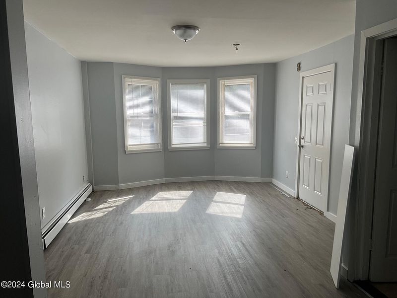 5th image of 321 9th Street