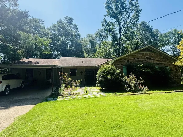 418 Woodland Hills Cir, Fayette, AL 35555