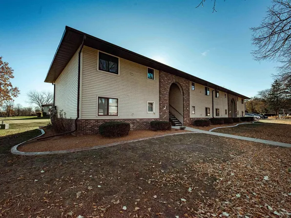 1757 Maricopa Dr APT A, Oshkosh, WI 54904