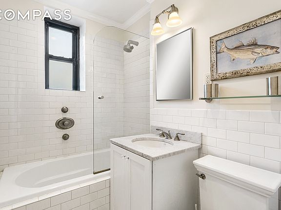 4th image of 345 E 77th St APT 6C