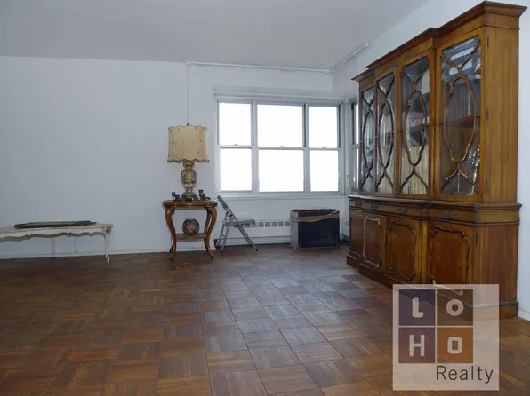 455 Fdr Drive image 1 of 4