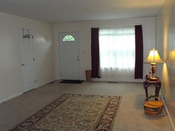 3rd image of 67 Appomattox Dr