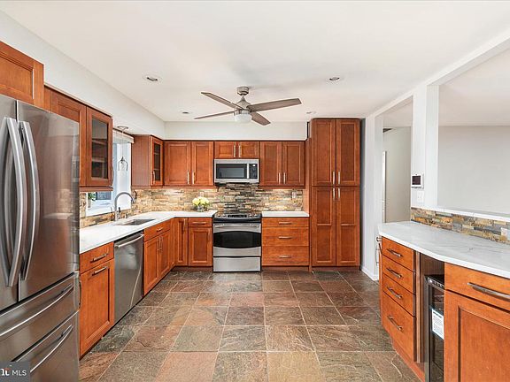 4th image of 4509 Martinwood Dr