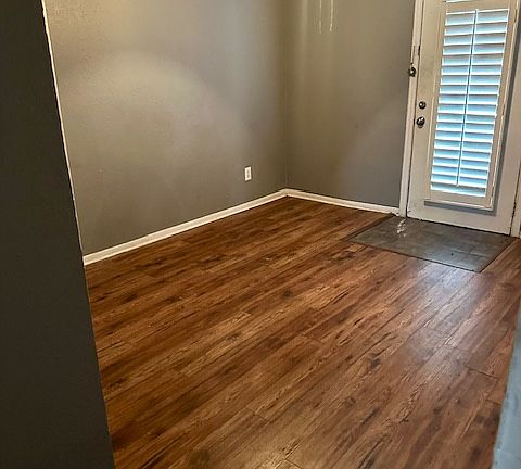 3rd image of 3622 Crestbrook Ct APT 4