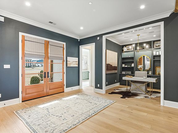 4th image of 160 N Lake Rd