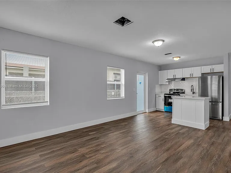 2243 Greene St — Photo 1