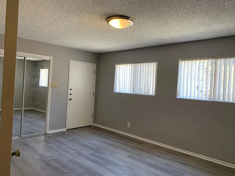 827 Glendale Blvd — Photo 10