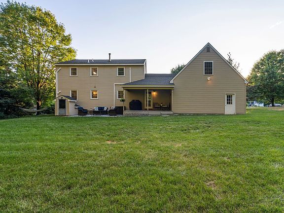 4th image of 429 Nadine Dr