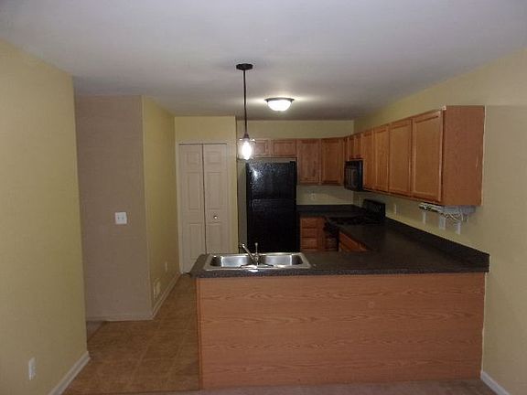 4th image of 38006 Mitchell St