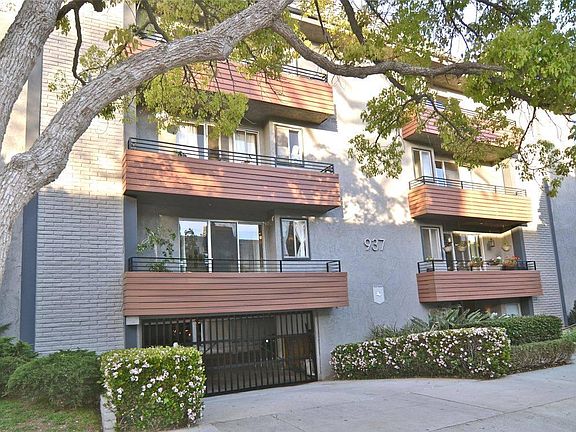 2nd image of 310 N Crescent Dr APT 105