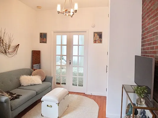 Rented by REAL New York | media 14