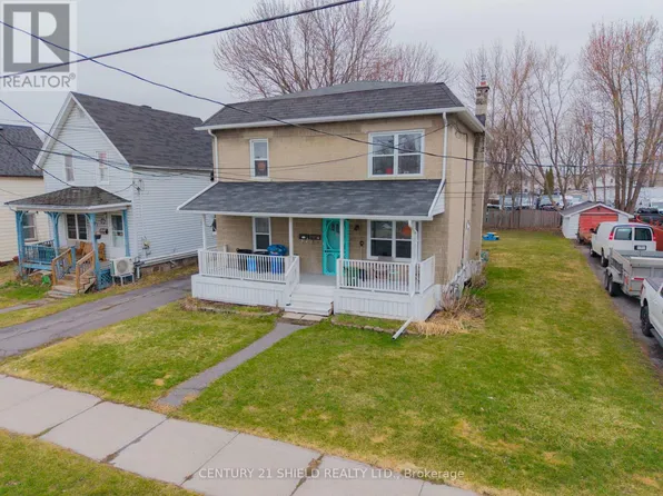 25 7th St W, Cornwall, ON K6J 2X8