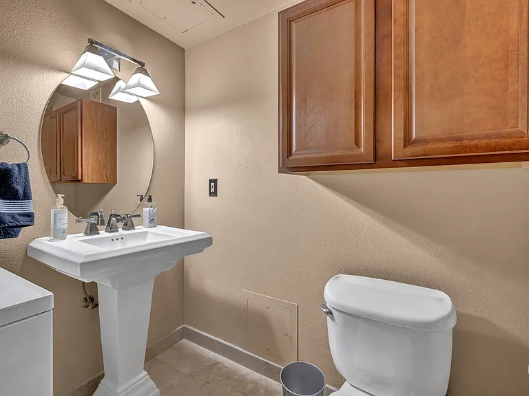 200 W 2nd St #412 — Photo 9