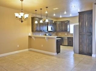 909 Almond Tree Ln, Clovis, NM 88101