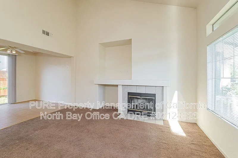 Building Photo - 2150 Onyx Way