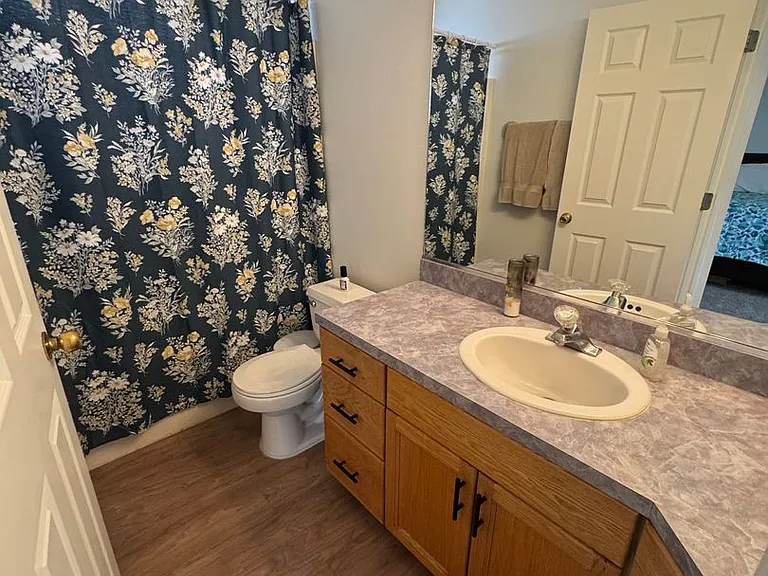 636 N 220 W — Photo 13