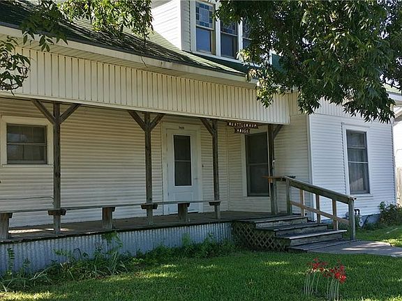 2nd image of 2409 1st St