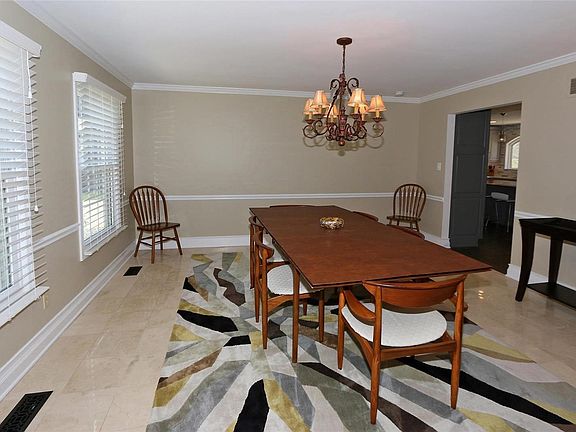 5th image of 2101 Heather Glen Dr