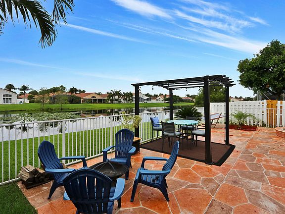 3rd image of 5058 Prairie Dunes Village Cir