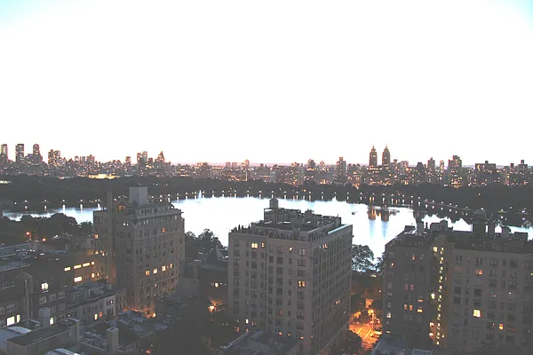 Rented by Sotheby's International Realty | media 11