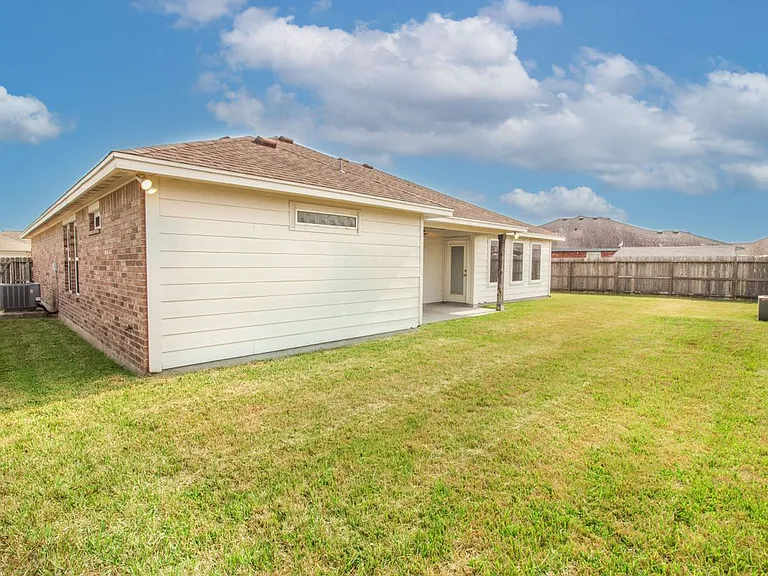 3825 Kangaroo Ct — Photo 30