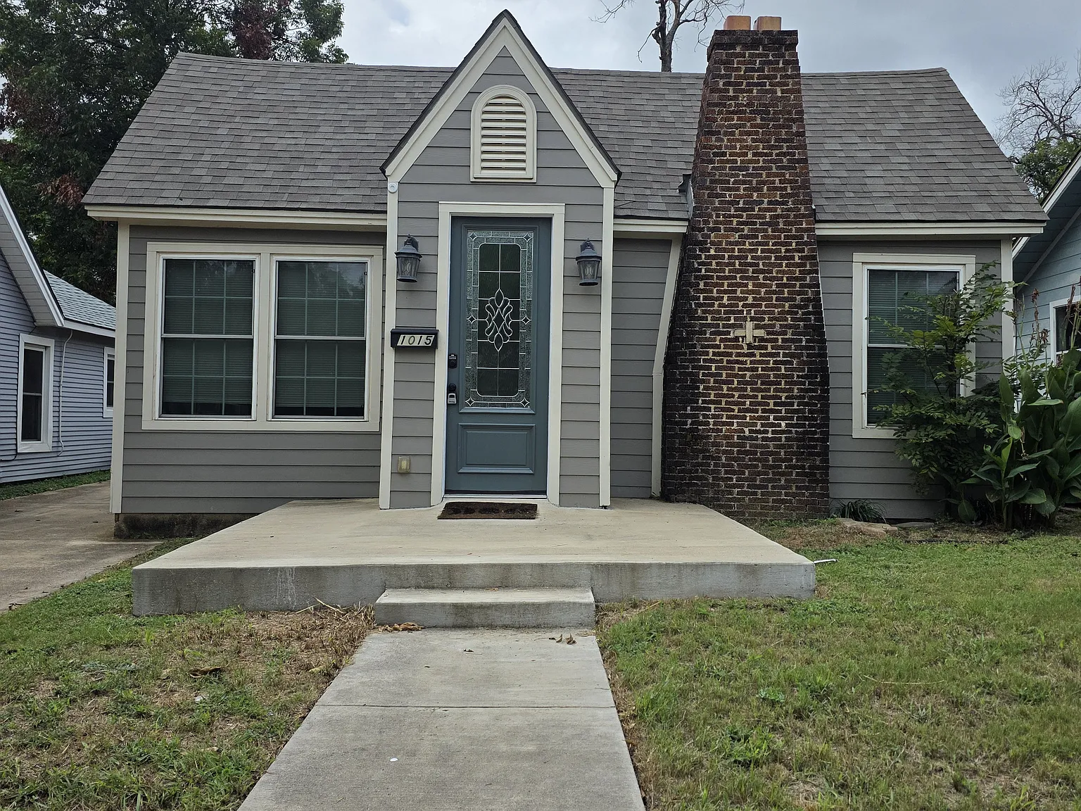 2 bed, 917 sqft, $1,395 — Photo 1