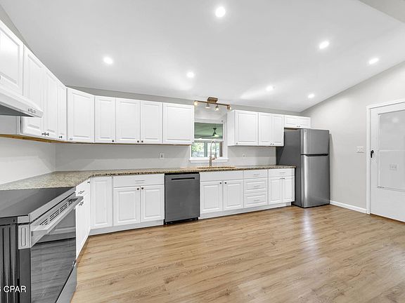 2nd image of 1813 Bayview Ave