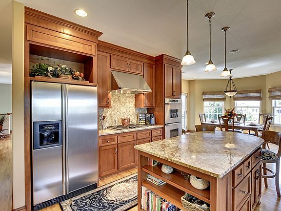 3rd image of 1583 River Heights Ct