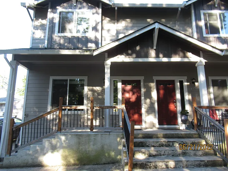 15808 SW Division — Photo 4