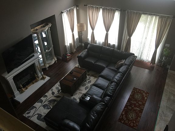 4th image of 620 Royal Windsor Ct