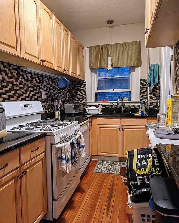 1st image of 174 Winthrop Rd APT 2